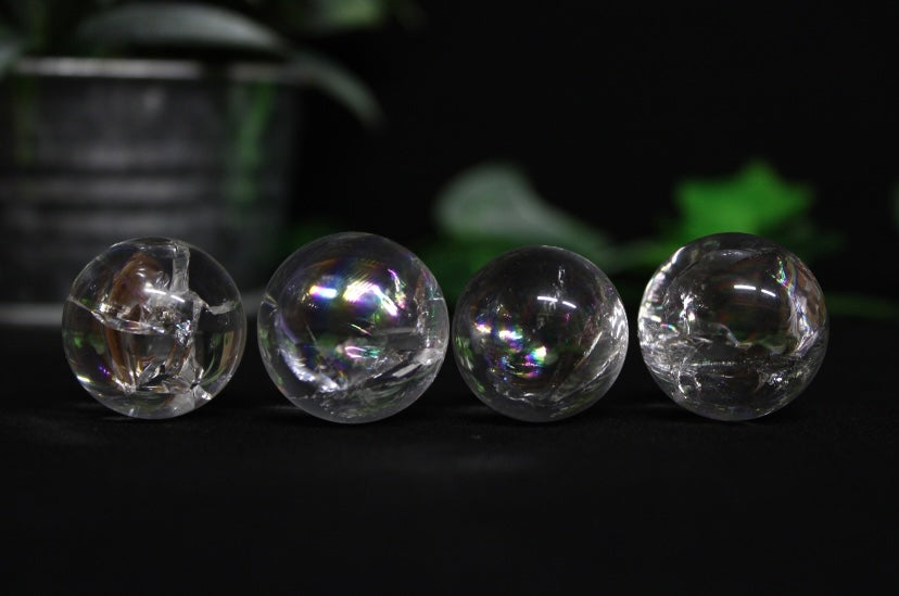 High Quality Crackle Clear Quartz Mini Spheres